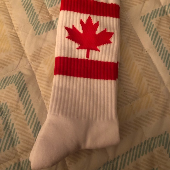 NWOT White Maple Leaf Crew Socks - Picture 1 of 5